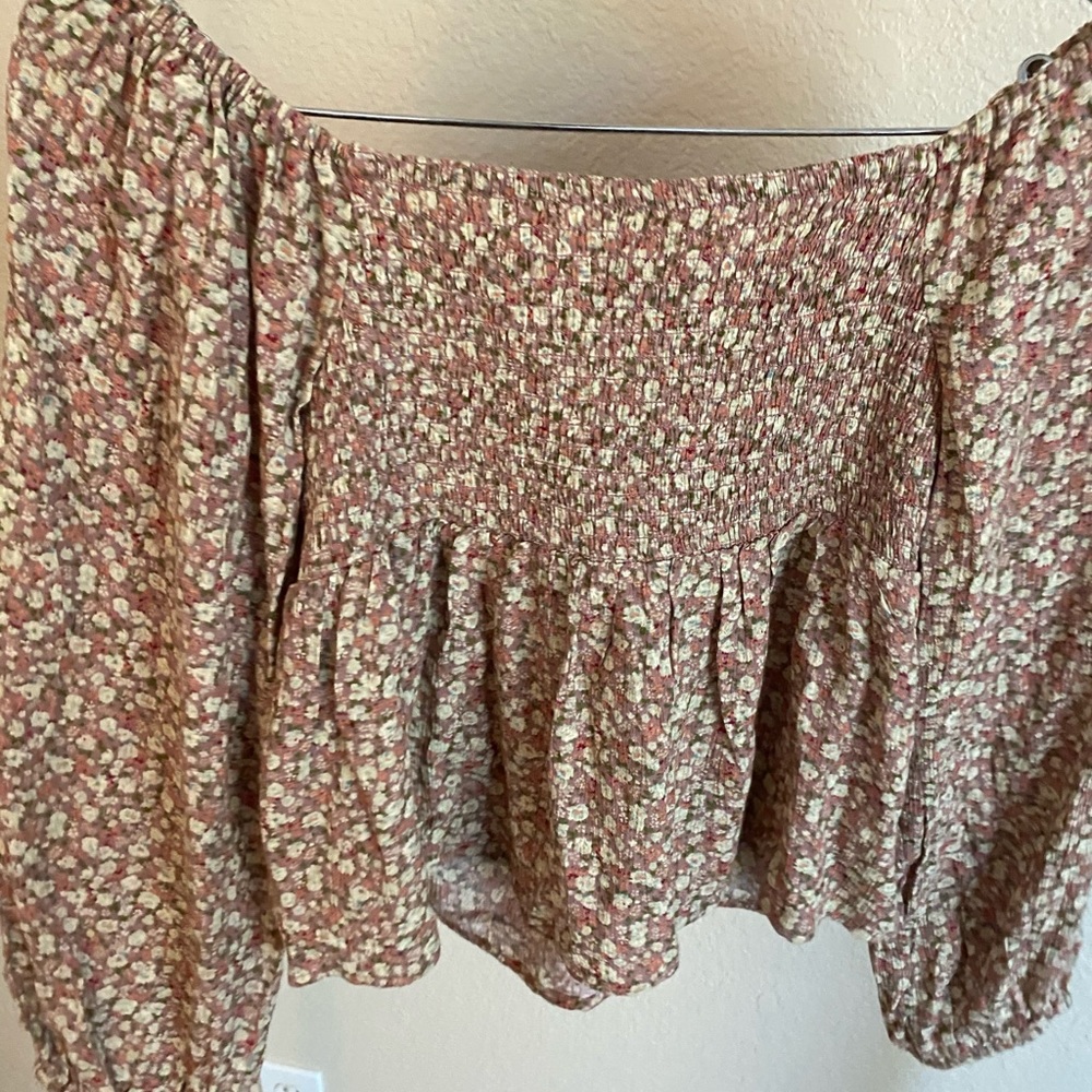 Women’s small American eagle blouse.